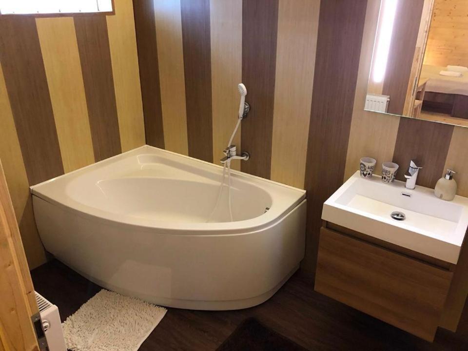 Bubble House - Apartmanok ซิลวาชวาร็อด ภายนอก รูปภาพ